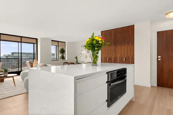 401 475 13th Street, West Vancouver For Sale - image 16
