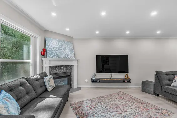 207 1500 Ostler Court, North Vancouver For Sale - image 6