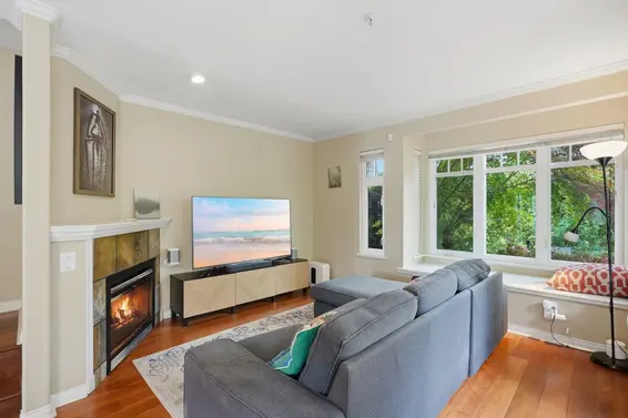 203 West 6th Street, North Vancouver For Sale - image 3