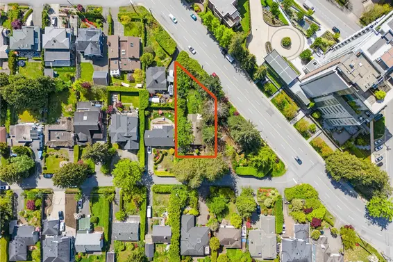 2270 Gordon Avenue, West Vancouver