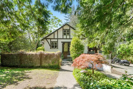 2270 Gordon Avenue, West Vancouver For Sale - image 2