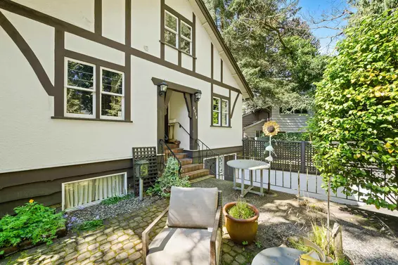 2270 Gordon Avenue, West Vancouver For Sale - image 21