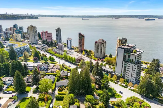 2270 Gordon Avenue, West Vancouver For Sale - image 25