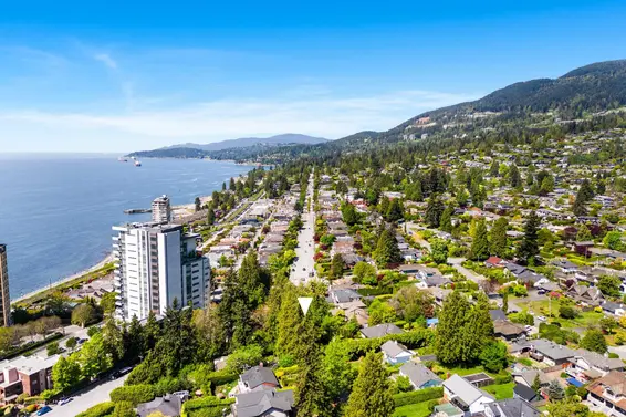 2270 Gordon Avenue, West Vancouver For Sale - image 26