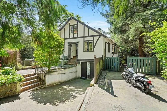 2270 Gordon Avenue, West Vancouver For Sale - image 3