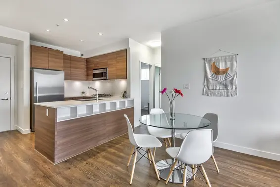 402 1061 Marine Drive, North Vancouver For Sale - image 3