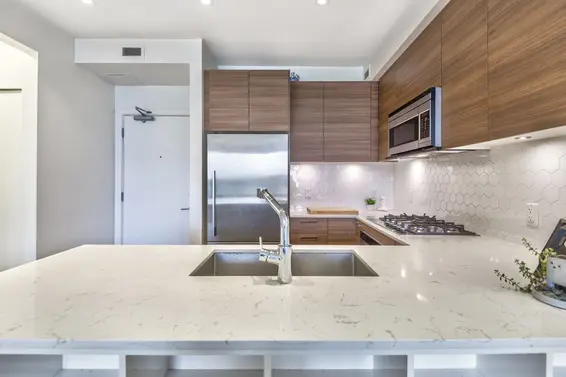 402 1061 Marine Drive, North Vancouver For Sale - image 4