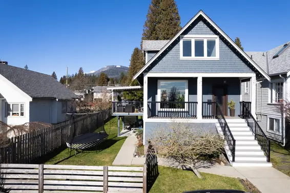222 East 25th Street, North Vancouver