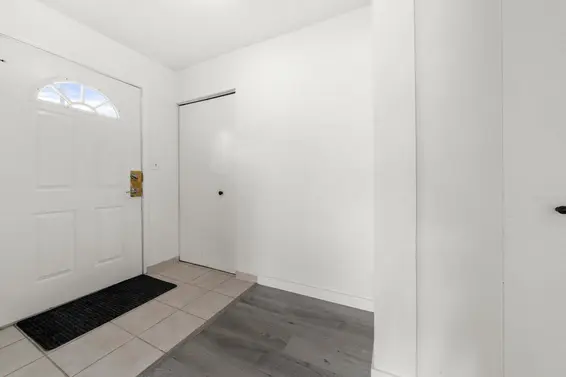 15 834 Premier Street, North Vancouver For Sale - image 2