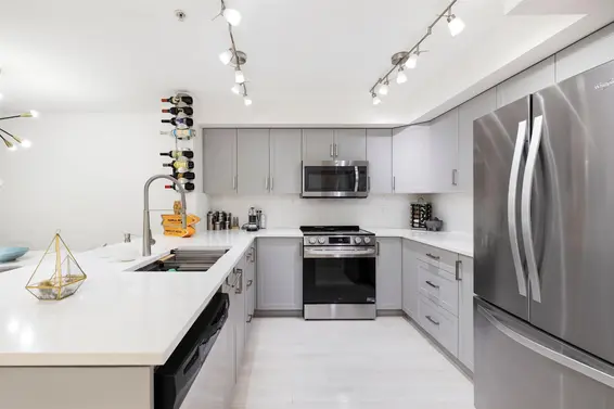 109 345 Lonsdale Avenue, North Vancouver For Sale - image 3