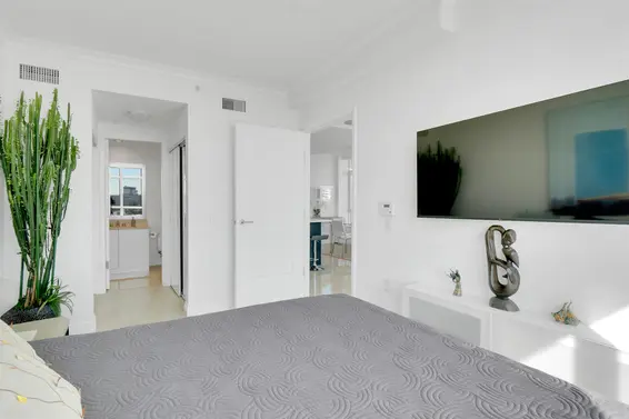 1102 172 Victory Ship Way, North Vancouver For Sale - image 25