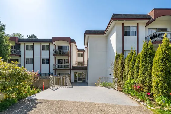 113 135 West 21st Street, North Vancouver For Sale - image 2