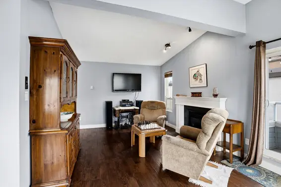 303 2615 Lonsdale Avenue, North Vancouver For Sale - image 3