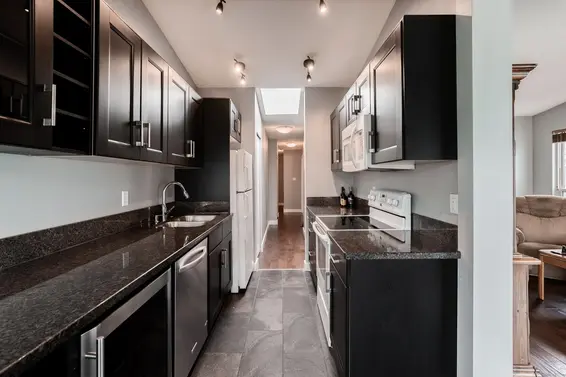 303 2615 Lonsdale Avenue, North Vancouver For Sale - image 6