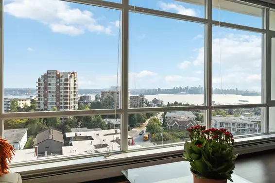 901 1320 Chesterfield Avenue, North Vancouver For Sale - image 2