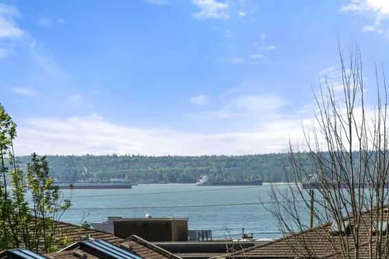 201 2408 Haywood Avenue, West Vancouver