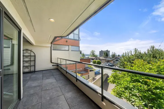 201 2408 Haywood Avenue, West Vancouver For Sale - image 17