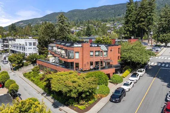 201 2408 Haywood Avenue, West Vancouver For Sale - image 32