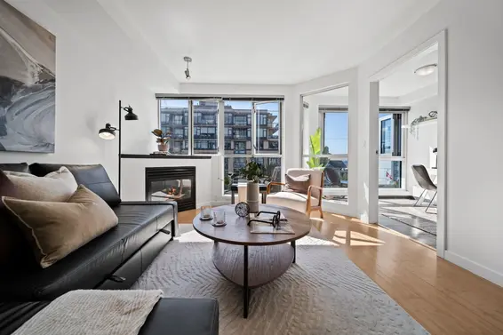 409 122 East 3rd Street, North Vancouver