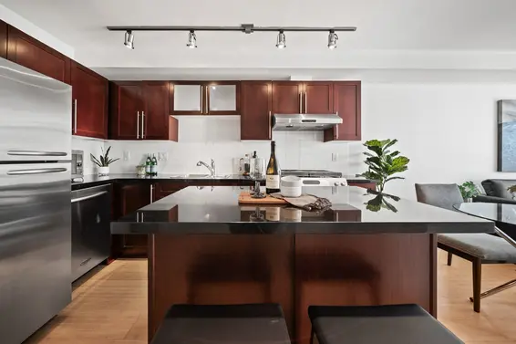 409 122 East 3rd Street, North Vancouver For Sale - image 10