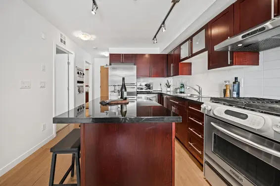 409 122 East 3rd Street, North Vancouver For Sale - image 12
