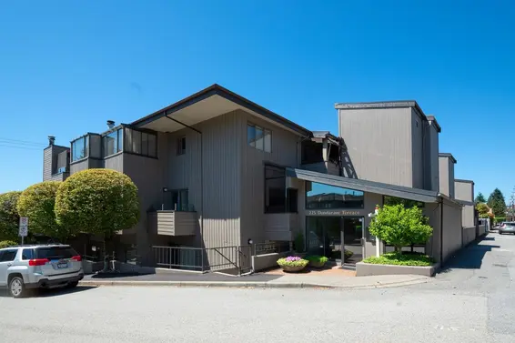 203 225 24th Street, West Vancouver For Sale - image 5