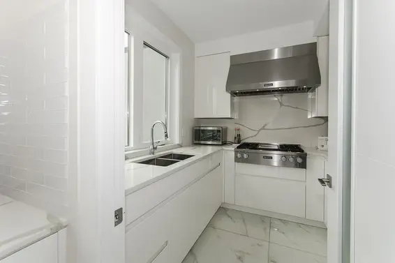 2010 Queens Avenue, West Vancouver For Sale - image 12