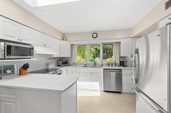946 Beaumont Drive, North Vancouver For Sale - image 14