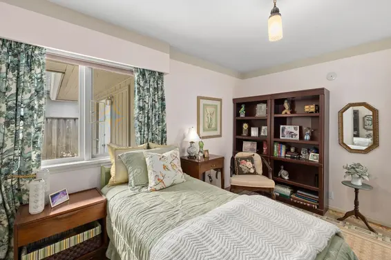 946 Beaumont Drive, North Vancouver For Sale - image 23