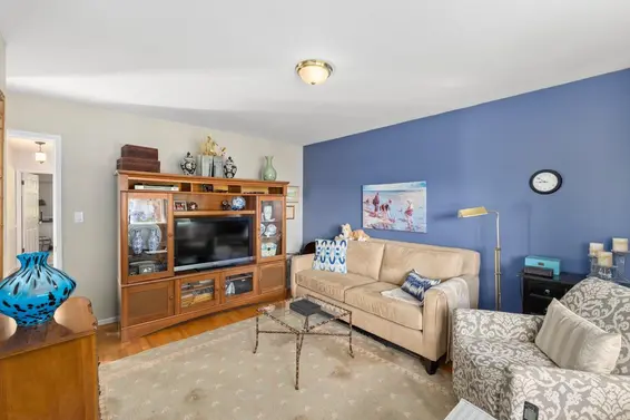 946 Beaumont Drive, North Vancouver For Sale - image 27