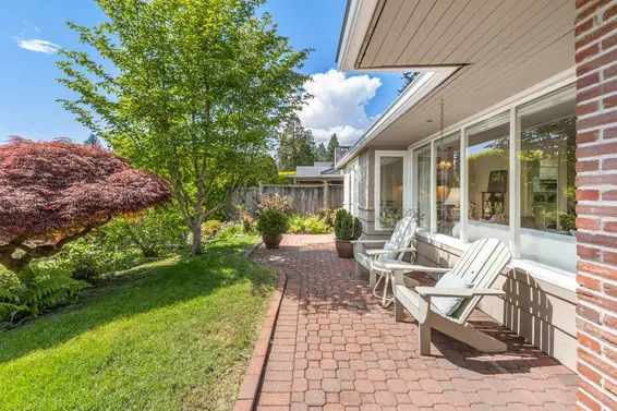 946 Beaumont Drive, North Vancouver For Sale - image 4