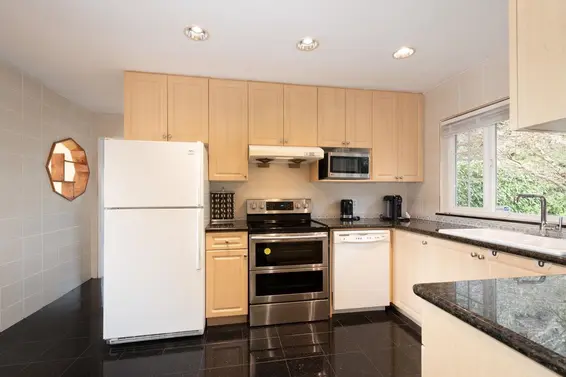 647 Blueridge Avenue, North Vancouver For Sale - image 15