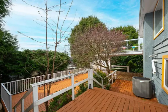 647 Blueridge Avenue, North Vancouver For Sale - image 36