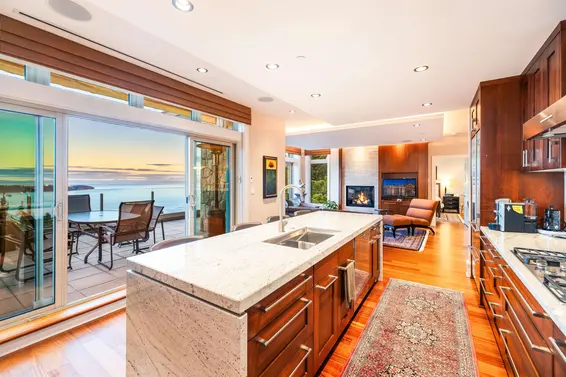 101 2535 Garden Court, West Vancouver For Sale - image 13