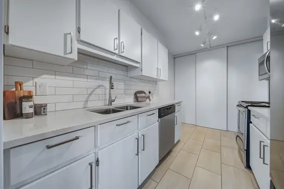 704 1480 Duchess Avenue, West Vancouver For Sale - image 17