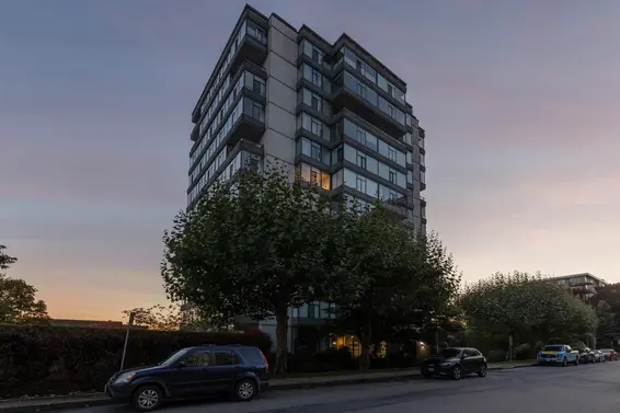 704 1480 Duchess Avenue, West Vancouver For Sale - image 2