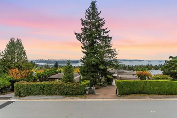 1355 Tyrol Road, West Vancouver For Sale - image 25