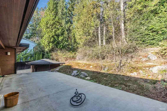 4742 Caulfeild Drive, West Vancouver For Sale - image 34
