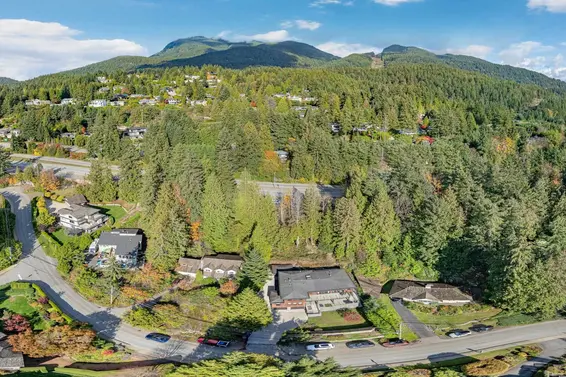 4742 Caulfeild Drive, West Vancouver For Sale - image 38