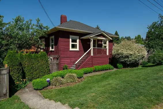 2213 Mahon Avenue, North Vancouver