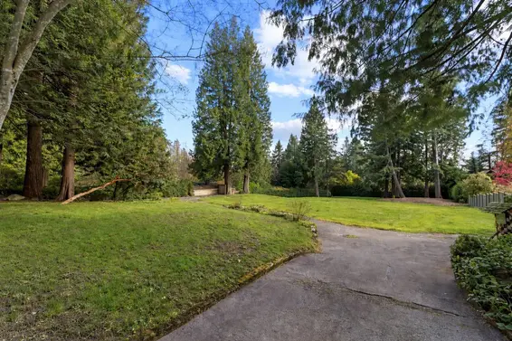 2976 Palmerston Avenue, West Vancouver For Sale - image 11