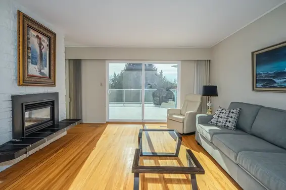 1069 Shavington Street, North Vancouver For Sale - image 2