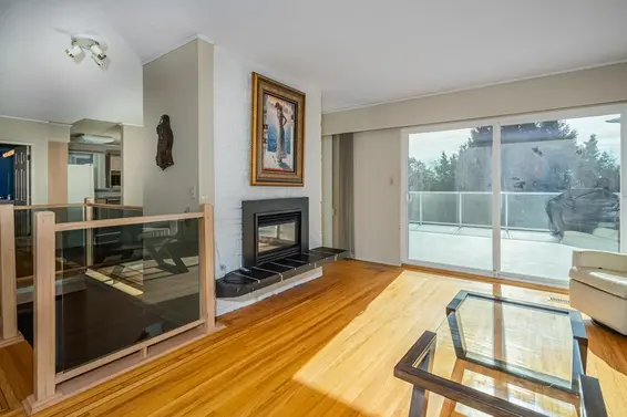 1069 Shavington Street, North Vancouver For Sale - image 3