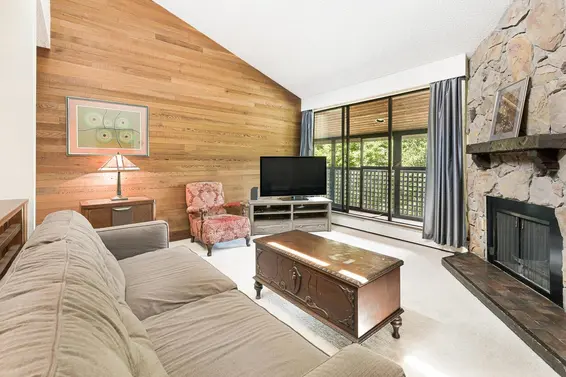 305 141 West 13 Street, North Vancouver