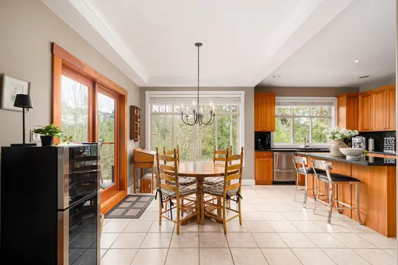 5780 Cranley Drive, West Vancouver For Sale - image 15