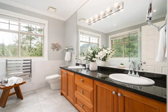 5780 Cranley Drive, West Vancouver For Sale - image 21