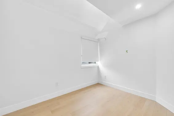 265 East Keith Road, North Vancouver For Sale - image 17
