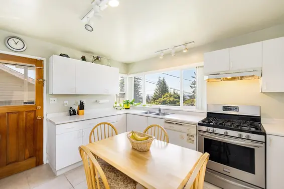 454 Monteray Avenue, North Vancouver For Sale - image 10