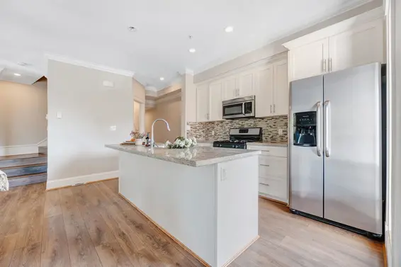 308 Seymour River Place, North Vancouver For Sale - image 10