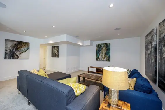 1028 Calverhall Street, North Vancouver For Sale - image 27